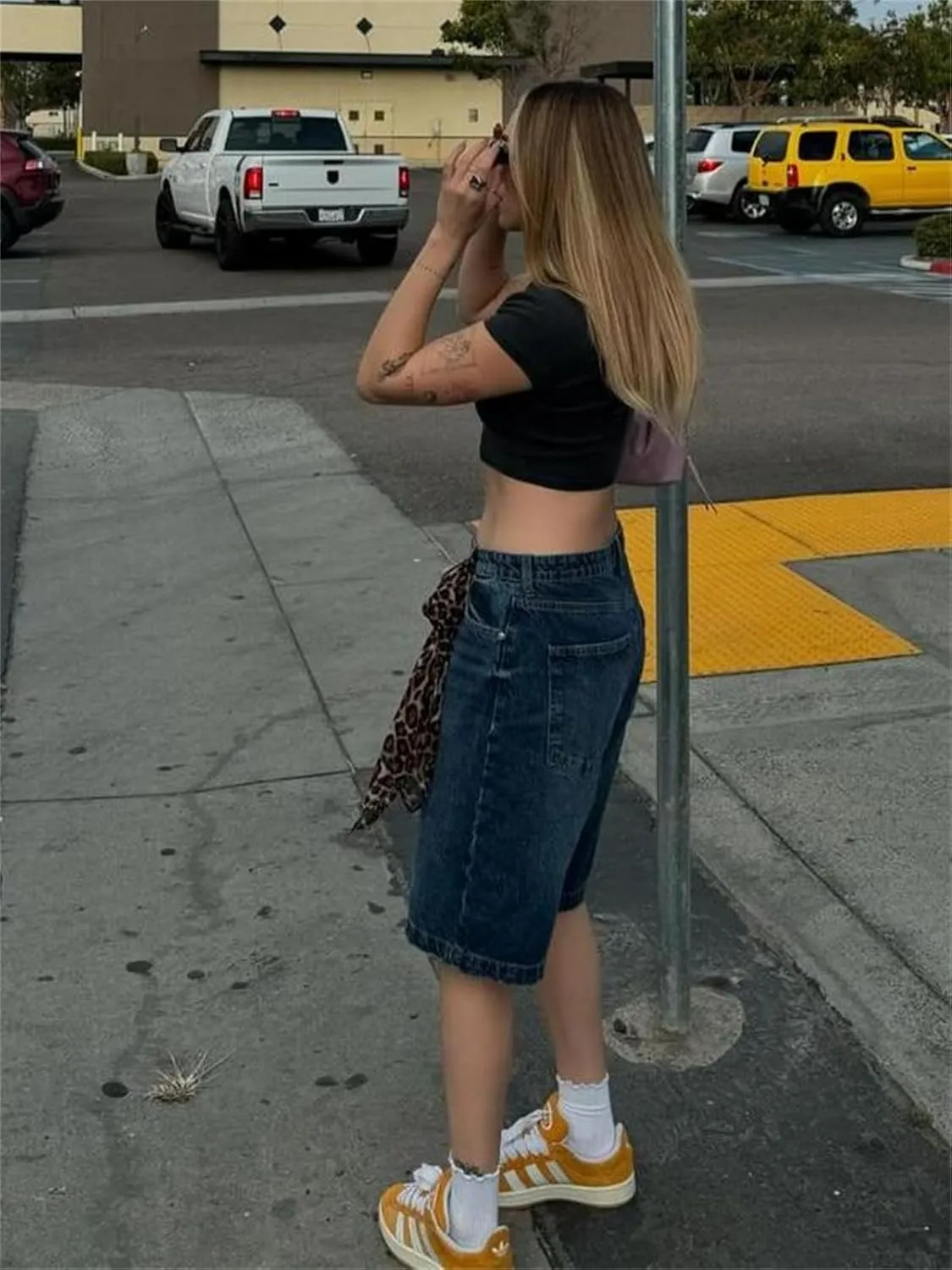 Alyweatry Y2k Loose Denim Bermuda Shorts for Women Low Rise Wide Leg Knee Length Oversized Fit Summer Jeans Shorts
