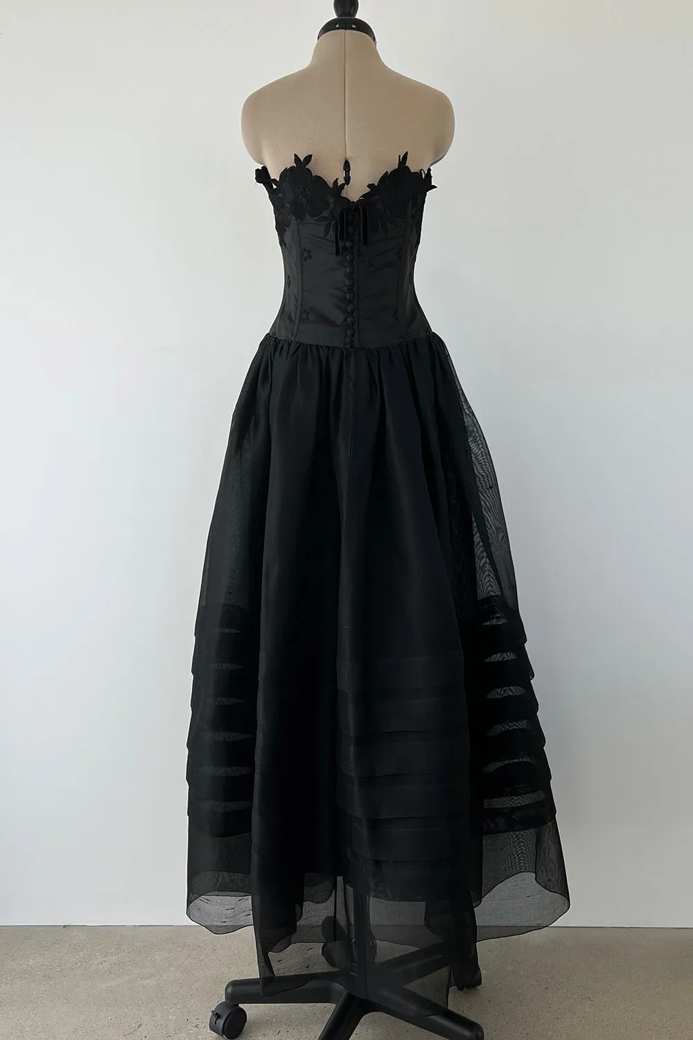 Christian Dior by Marc Bohan Fall 1977 Haute Couture - 12" W