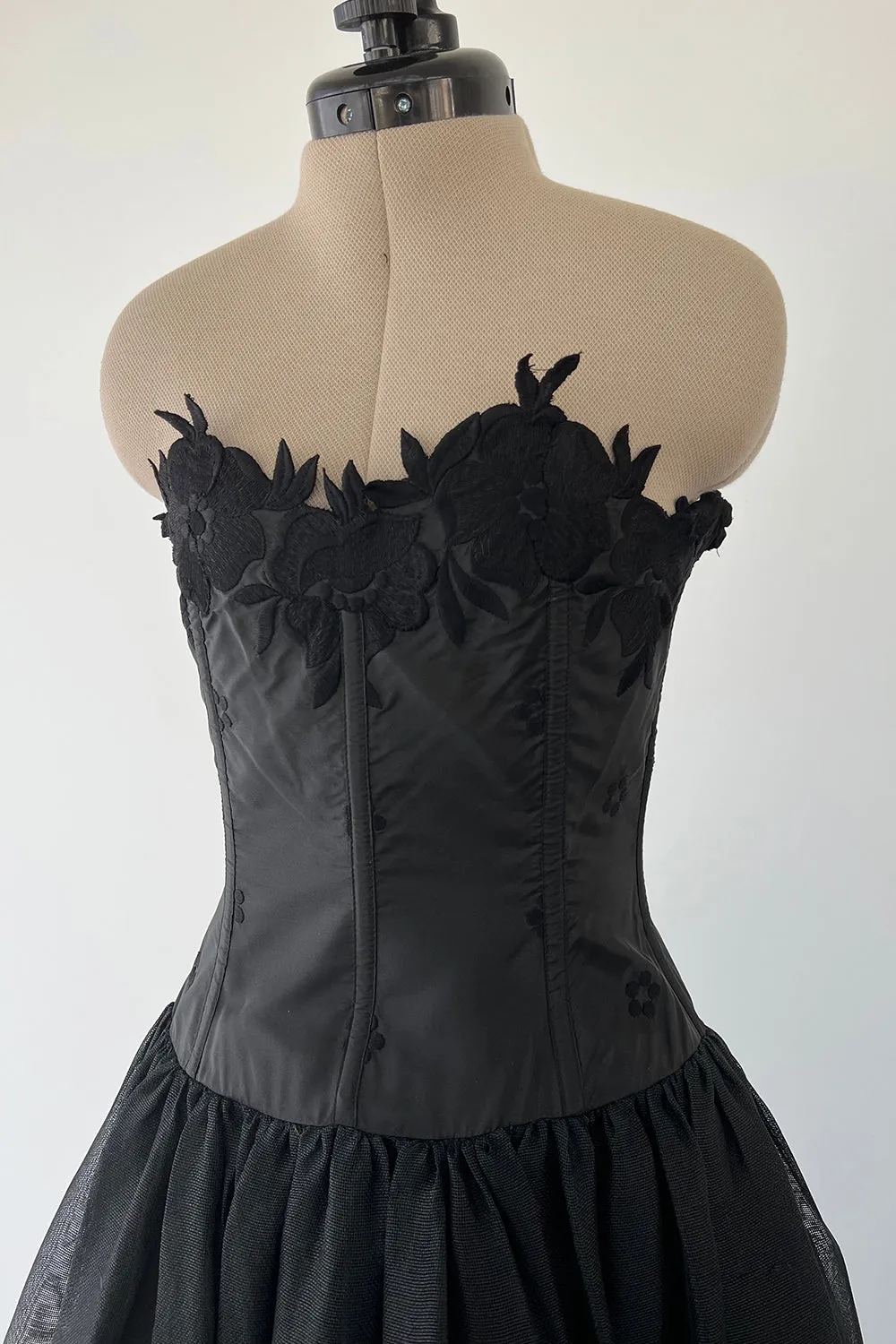 Christian Dior by Marc Bohan Fall 1977 Haute Couture - 12" W