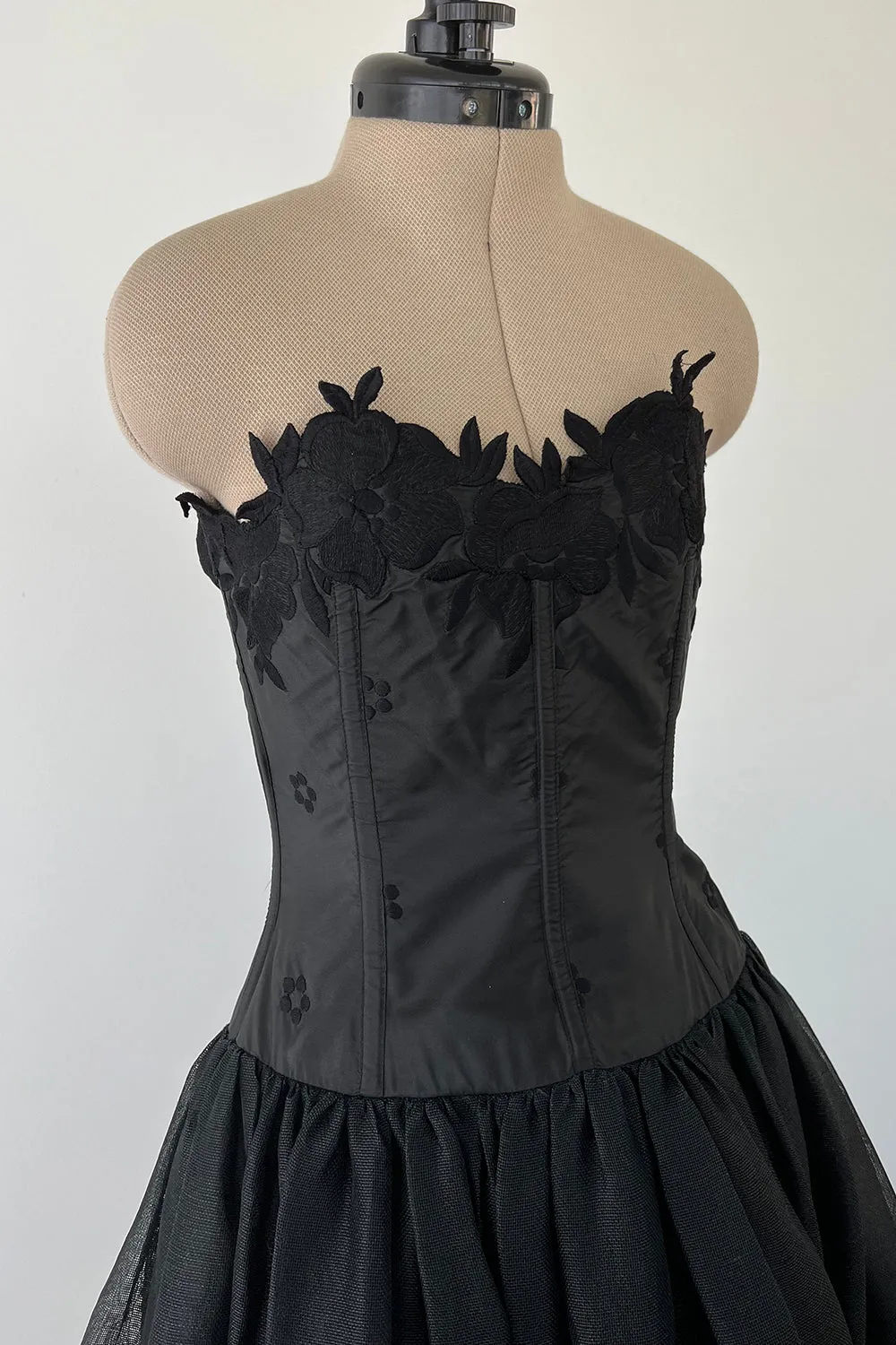 Christian Dior by Marc Bohan Fall 1977 Haute Couture - 12" W