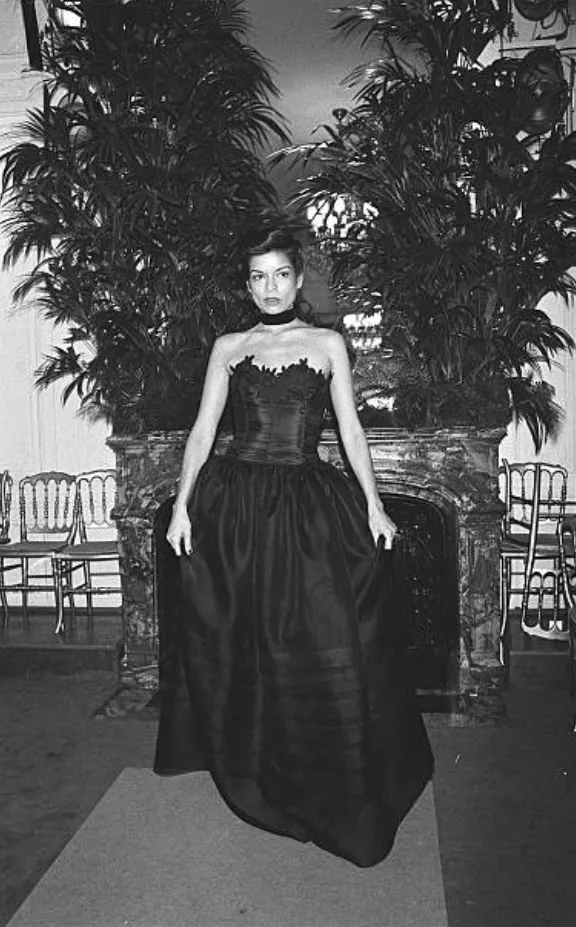 Christian Dior by Marc Bohan Fall 1977 Haute Couture - 12" W