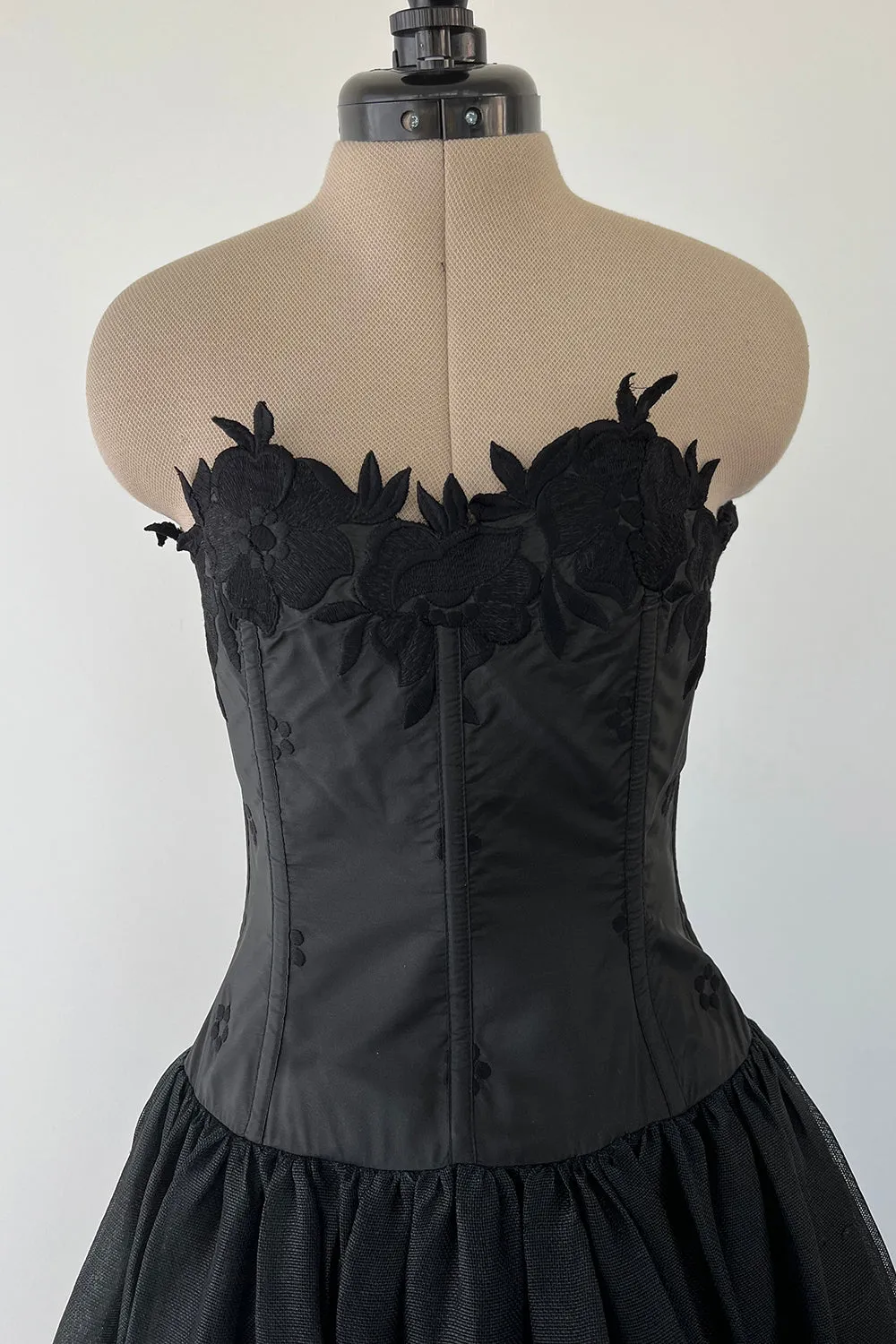 Christian Dior by Marc Bohan Fall 1977 Haute Couture - 12" W